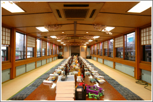 屋形船　内装